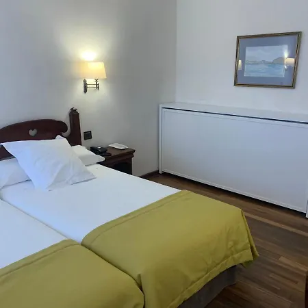 パラドール デ ラス カニャーダス デル テイデ ホテル 3*